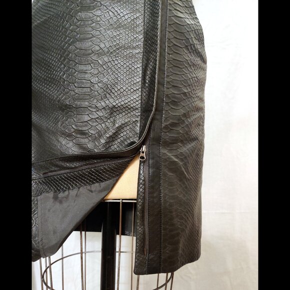 VINCE Snake Embossed Wrapped Leather Pencil Skirt in Graphite Black 6 Small EUC - Picture 5 of 8